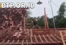 Pria di Grobogan Belah Rumah Jadi Dua, Diduga Dipicu Perselingkuhan?