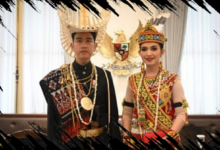 Gibran Kenakan Busana Adat NTT Saat Hadiri Upacara Peringatan Proklamasi