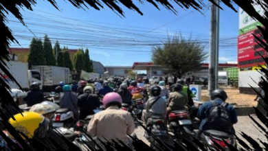 Bahlil Jelaskan Penyebab Antrean Panjang Pembelian BBM di SPBU Makassar