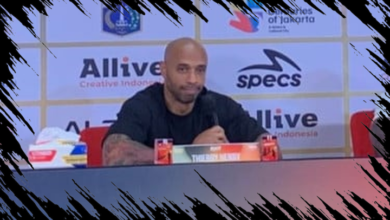 Thierry Henry Alami Ketegangan Duel Arsenal Melawan MU di SUGBK