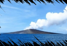 Gunung Anak Krakatau Erupsi Lagi, Luncurkan Abu Hingga 500 Meter ke Udara